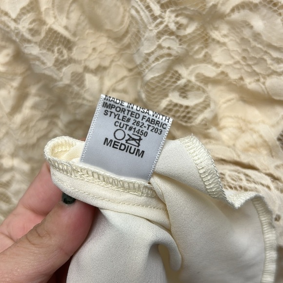 Sady & Lu Off the shoulder cream lace top - Picture 5 of 6